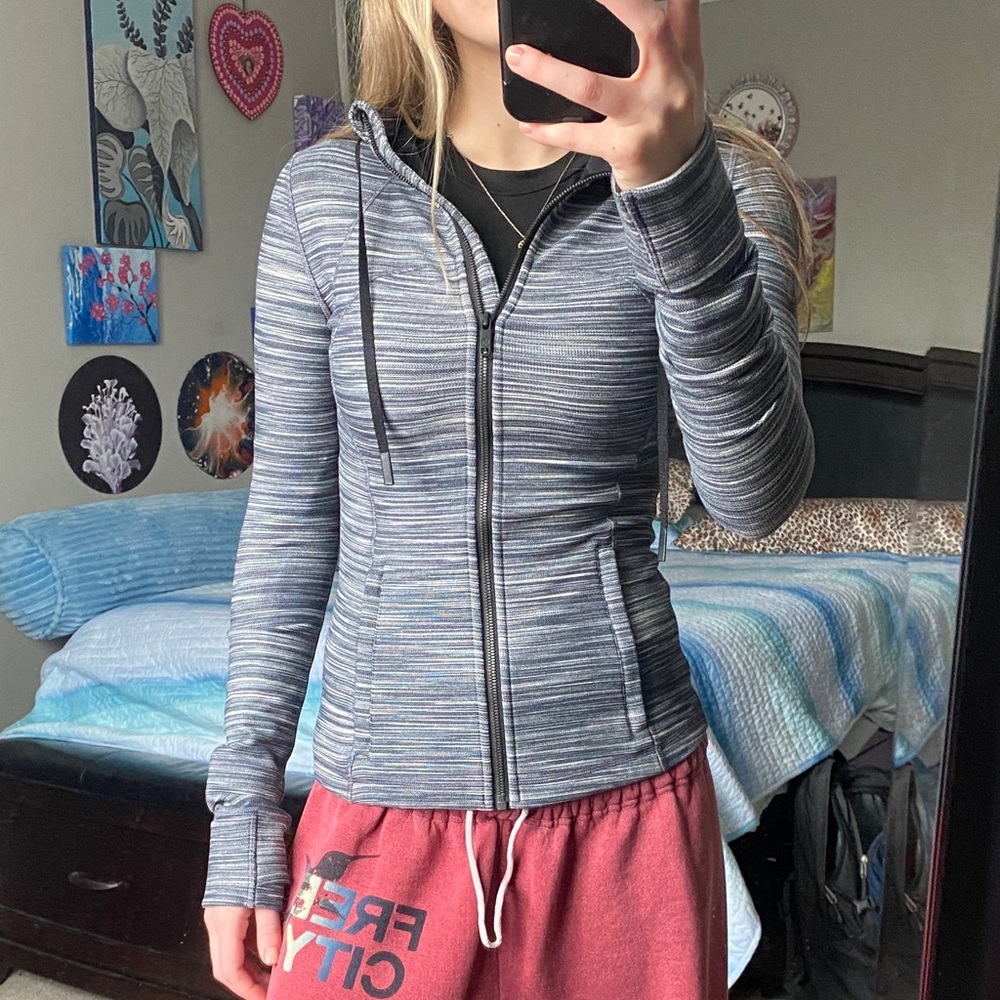 Lululemon Size 6 Classic Gray Striped Define Zip Up Jacket With Hoodie